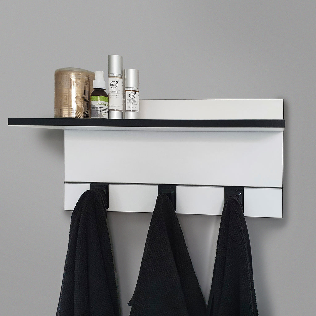 600mm Backpanel 2 lines with 1 x 600 Shelf plus 3 Hooks